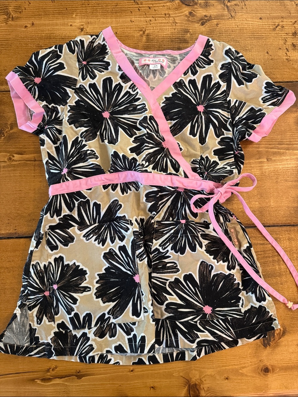 Floral Scrub Top with Pink Trim